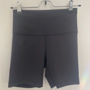 Lululemon Wunder Train 6” Size 6